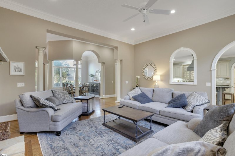 Property image 4 at 6 E Cleveland Bay Court, Greenville, SC 29615