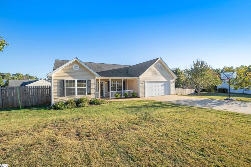 Property image 3 at 101 Care Lane, Greer, SC 29651