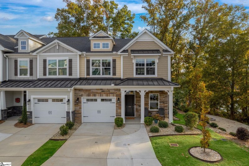 200 Nautique Court