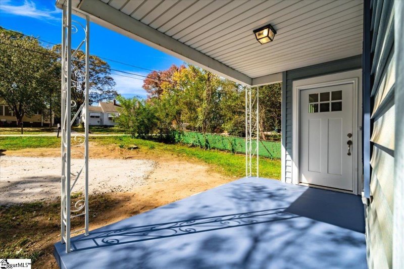 Property image 5 at 6 Alice Street, Greenville, SC 29611-4102