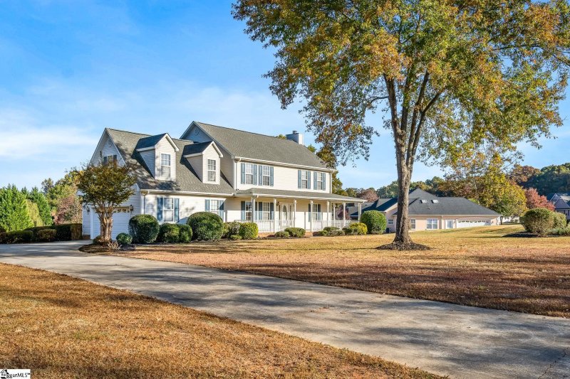 Property image 3 at 7 Silver Meadow Lane, Greer, SC 29651