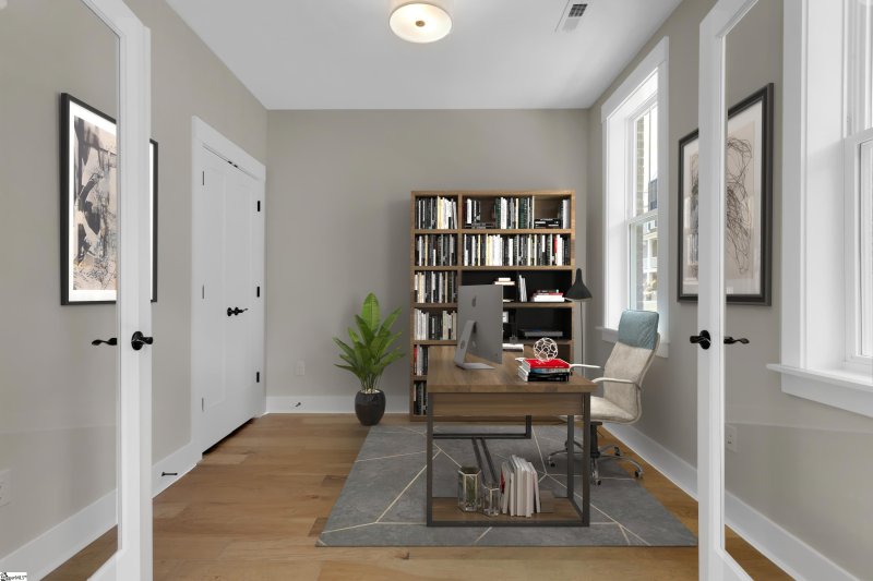 Property image 2 at 15 Whitner Street, Greenville, SC 29601