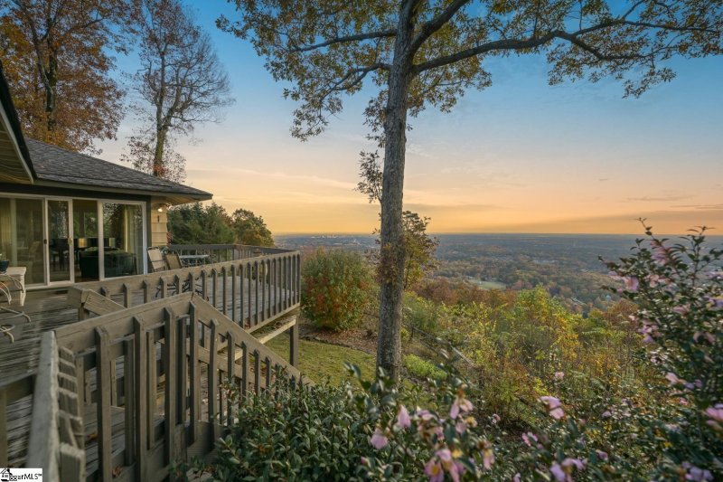 Property image 2 at 971 Altamont Road, Greenville, SC 29609