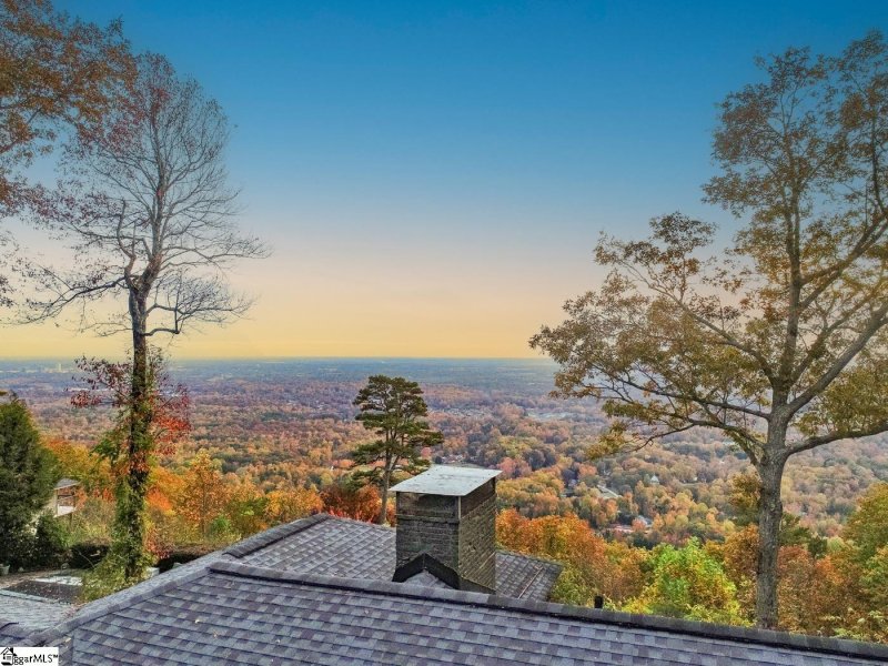 Property image 5 at 971 Altamont Road, Greenville, SC 29609