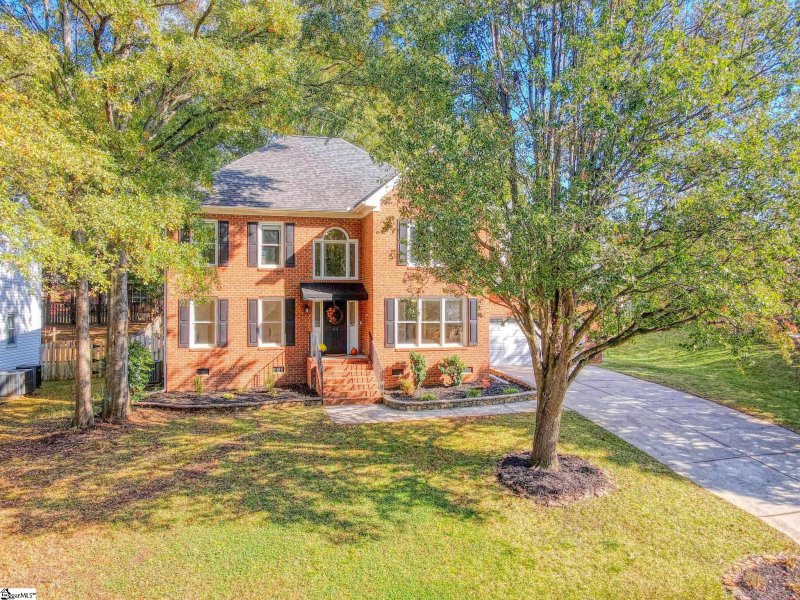 Property image 2 at 911 E Silverleaf Street, Greer, SC 29650