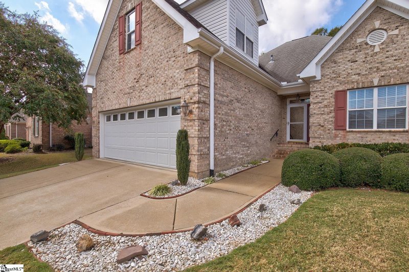 Property image 2 at 104 Banbury Circle, Simpsonville, SC 29681