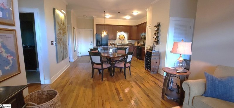 Property image 2 at 112 W Broad Street, Greenville, SC 29601