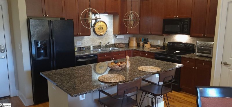 Property image 4 at 112 W Broad Street, Greenville, SC 29601