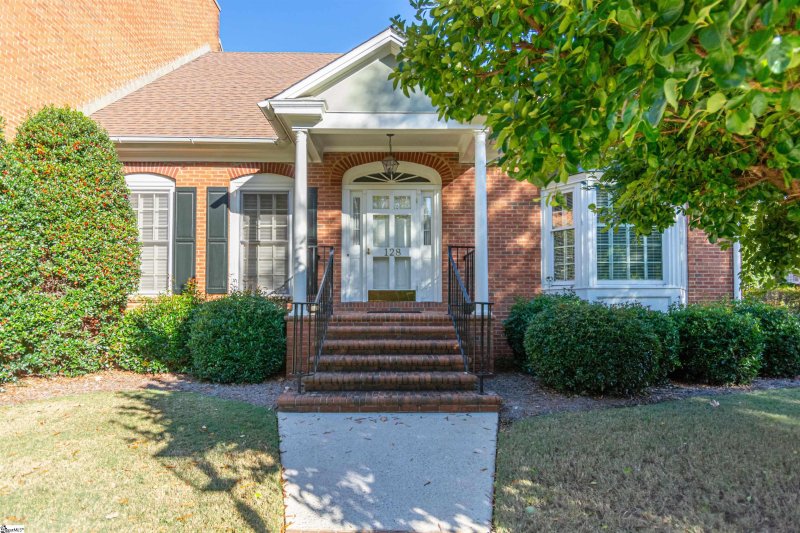Property image 2 at 128 Glenbrooke Way, Greenville, SC 29615