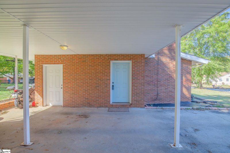 Property image 5 at 113 E Belvedere Road, Greenville, SC 29605-2756