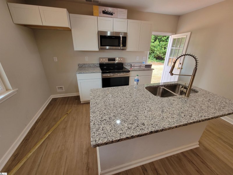 Property image 3 at 106 Golden Springs Lane, Liberty, SC 29657