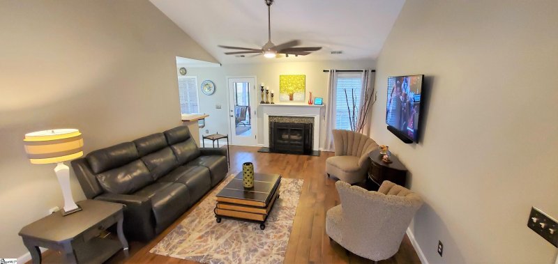 Property image 3 at 311 N Autumn Crest Place, Taylors, SC 29687