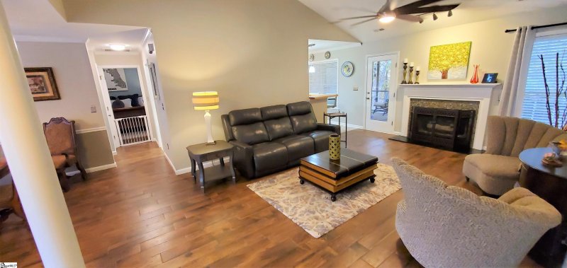 Property image 4 at 311 N Autumn Crest Place, Taylors, SC 29687