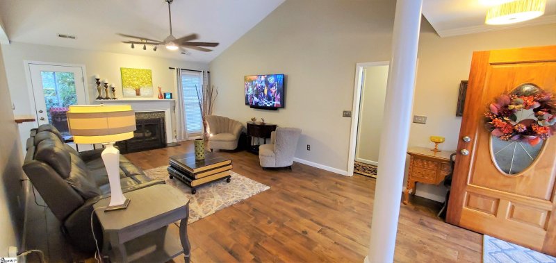 Property image 5 at 311 N Autumn Crest Place, Taylors, SC 29687