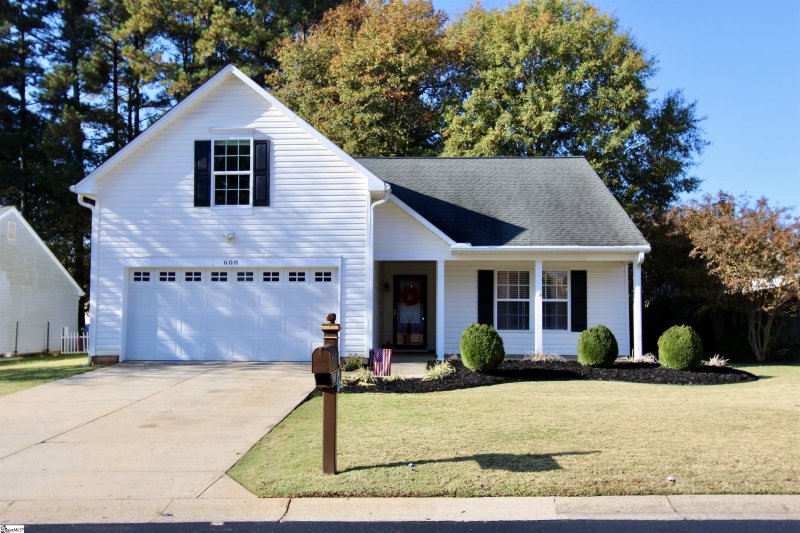 608 Thornbird Circle