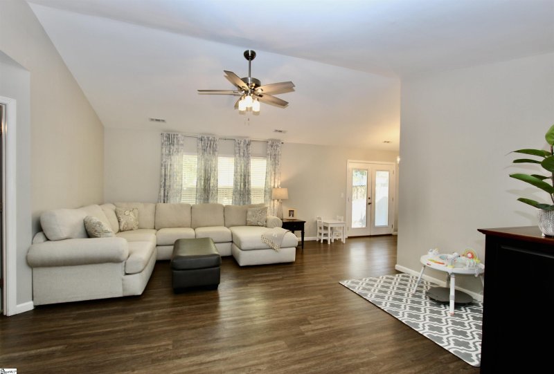 Property image 3 at 608 Thornbird Circle, Boiling Springs, SC 29316