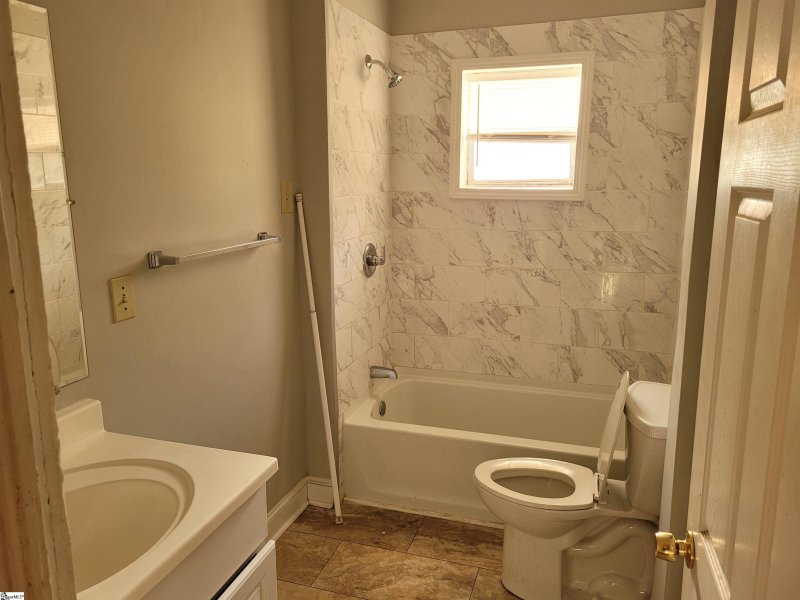 Property image 3 at 208 Iselin Street, Simpsonville, SC 29681