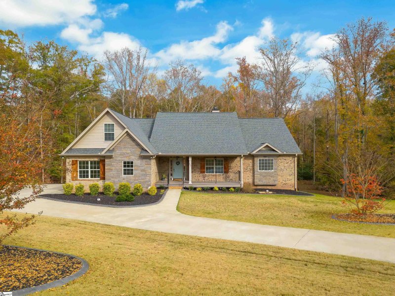 Property image 2 at 223 Janet Court, Simpsonville, SC 29681