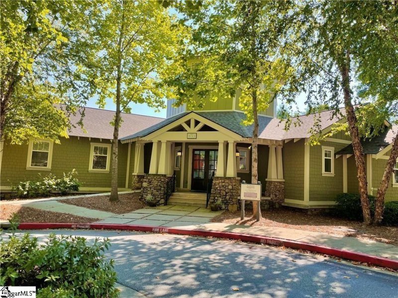 833 Old Greenville Highway