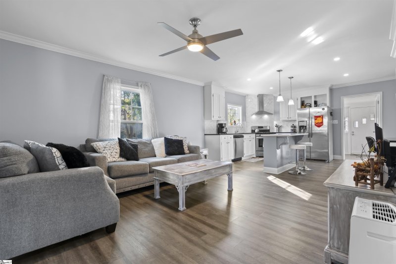 Property image 5 at 526 Perrin Avenue, Woodruff, SC 29388-1529