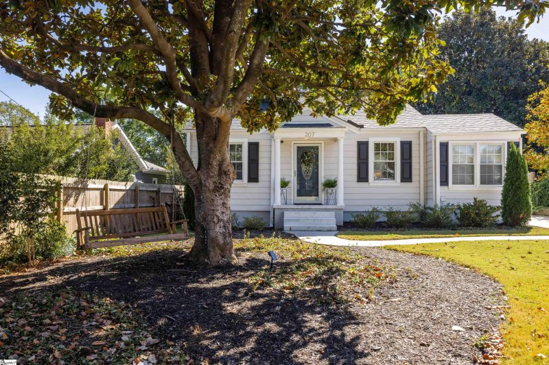 Property image 3 at 207 Bleckley Avenue, Greenville, SC 29607