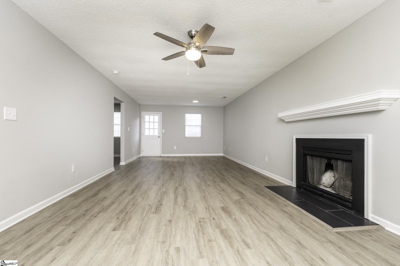 Property image 3 at 17 Allenwood Lane, Greer, SC 29650