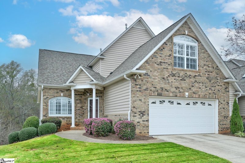 8 Reddington Drive