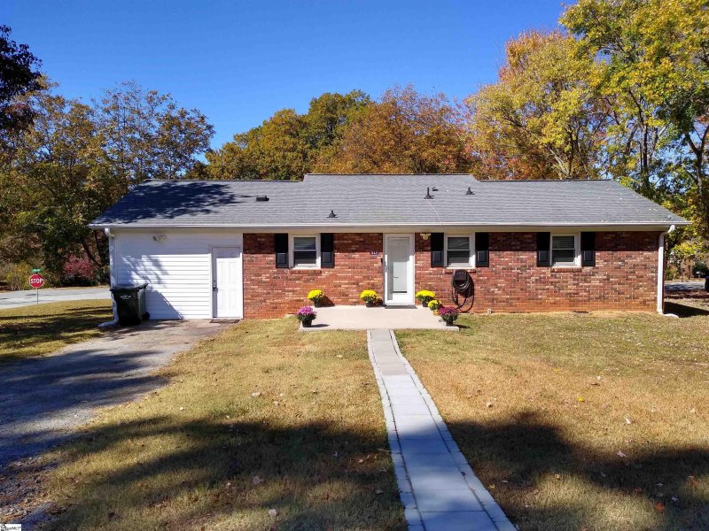 Property image 2 at 515 Lena Drive, Easley, SC 29640