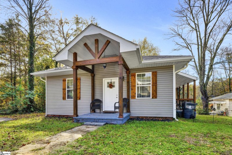 Property image 2 at 1 Middle Street, Lyman, SC 29365