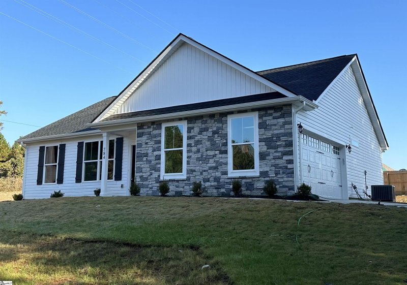 Property image 3 at 784 Perkins Creek Road, Seneca, SC 29678