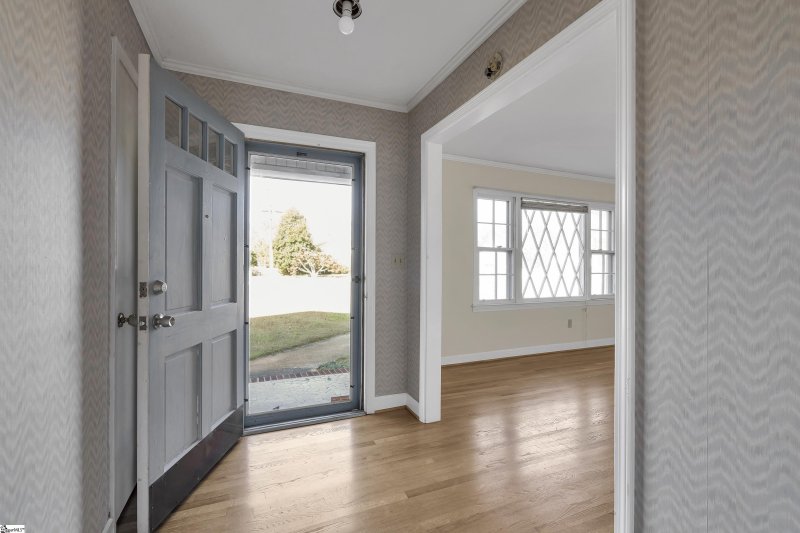 Property image 2 at 16 Dagenham Drive, Greenville, SC 29615