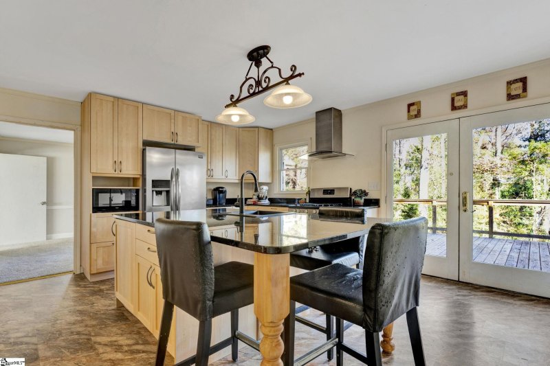 Property image 2 at 102 Rollingwood Drive, Taylors, SC 29687