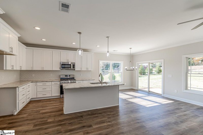 Property image 5 at 202 Meadow Lane, Easley, SC 29642