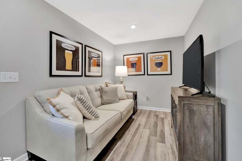 Property image 2 at 104 Brooklane Court, Easley, SC 29642