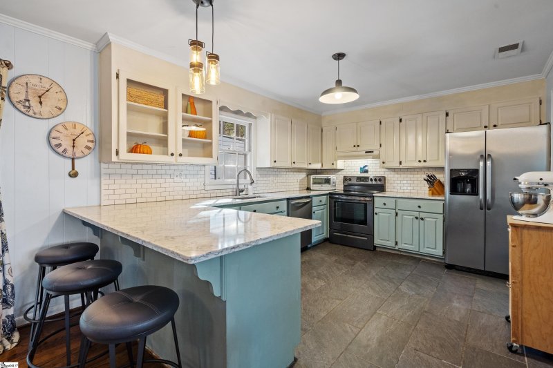 Property image 4 at 28 Fairford Circle, Taylors, SC 29687
