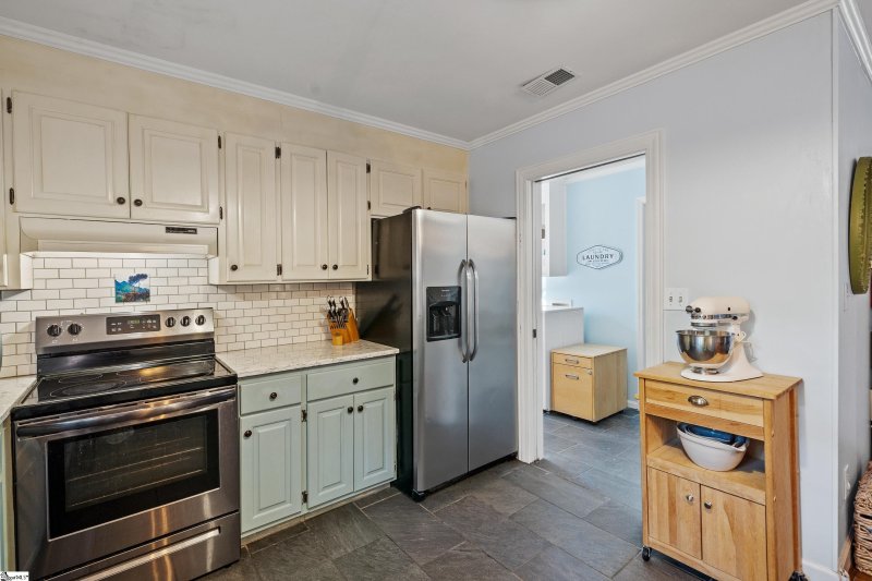 Property image 5 at 28 Fairford Circle, Taylors, SC 29687