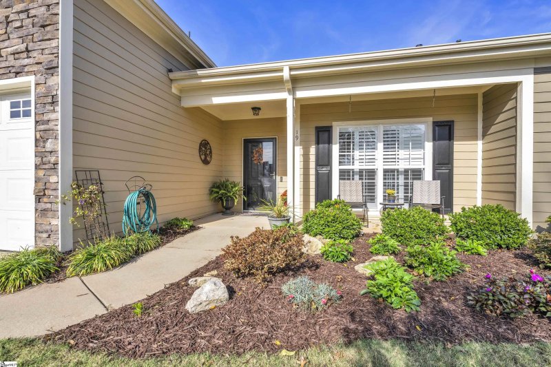 Property image 2 at 19 Davis Keats Drive, Greenville, SC 29607