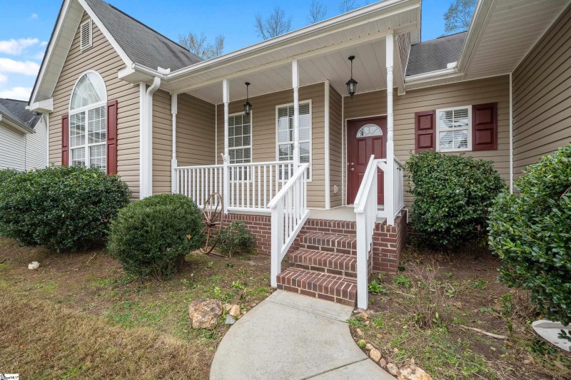 Property image 2 at 7 Glenlocke Court, Simpsonville, SC 29680