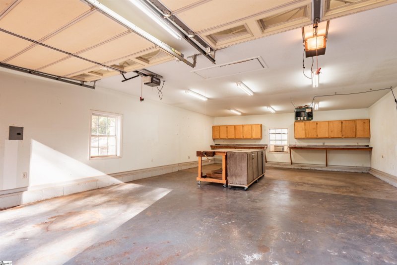 Property image 3 at 32 Country Club Drive, Greer, SC 29651