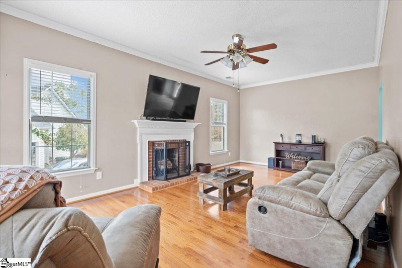 Property image 3 at 328 Thornbush Court, Greer, SC 29651