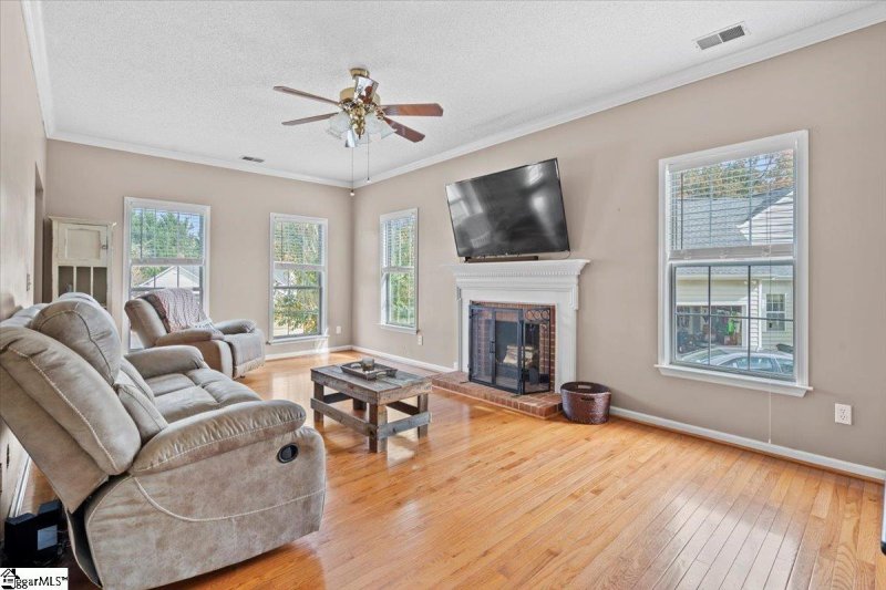 Property image 4 at 328 Thornbush Court, Greer, SC 29651