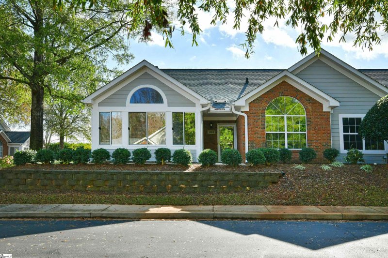 Property image 2 at 102 Heritage Club Drive, Greenville, SC 29615