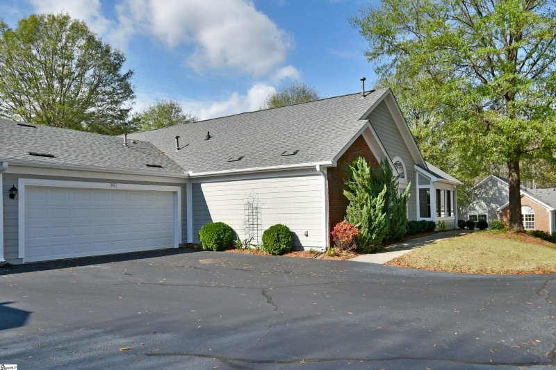 Property image 4 at 102 Heritage Club Drive, Greenville, SC 29615