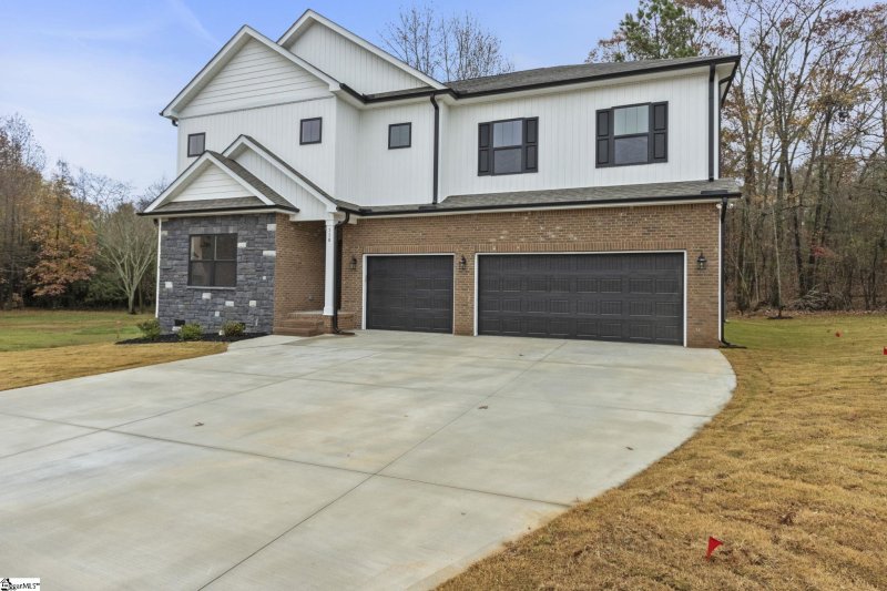 Property image 2 at 110 Pleasant Dale Court, Fountain Inn, SC 29644