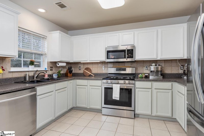 Property image 3 at 21 RIDGEBROOK Way, Greenville, SC 29605