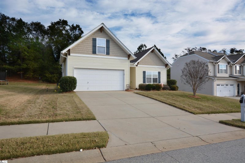 Property image 2 at 18 Hurshfield Court, Taylors, SC 29687