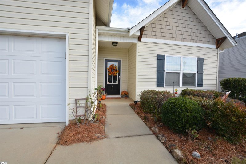 Property image 3 at 18 Hurshfield Court, Taylors, SC 29687