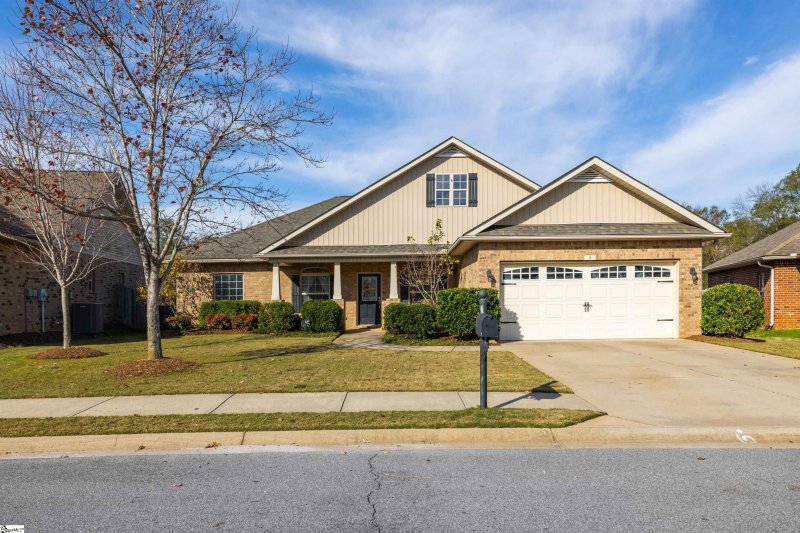Property image 3 at 5 Moonlit Drive, Greenville, SC 29605