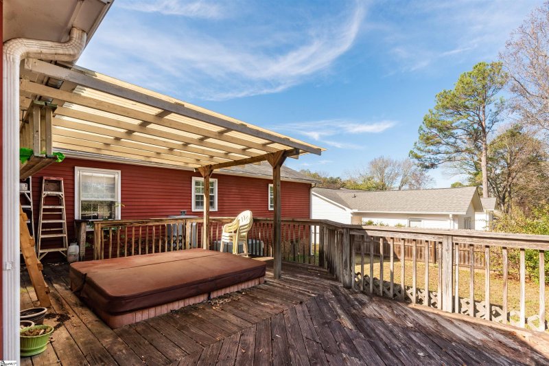 Property image 4 at 310 Longstreet Drive, Greer, SC 29650