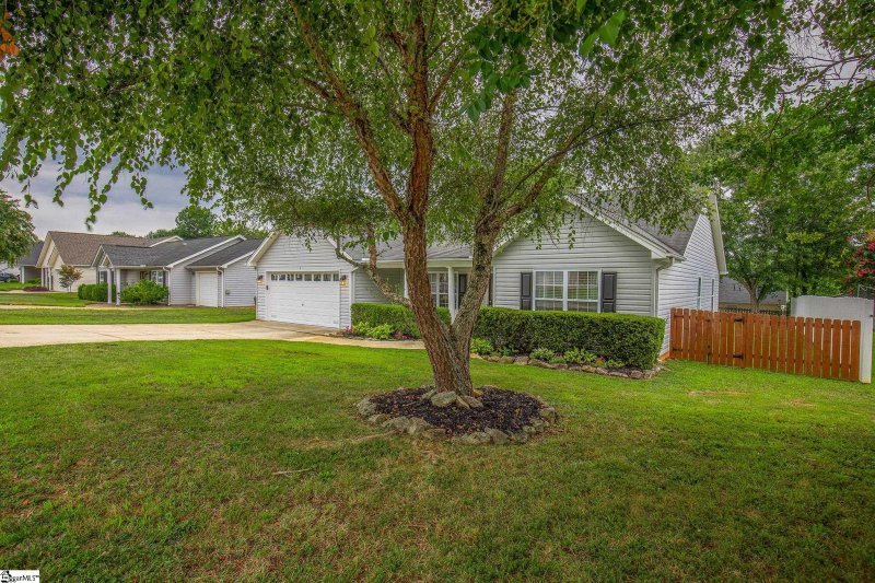 Property image 2 at 6 Bobber Court, Taylors, SC 29687